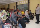 Kapolres-Lamongan-Lakukan-Pendekatan-Humanis-Tangani-Aksi-Pemuda-Konvoi-di-Jalan