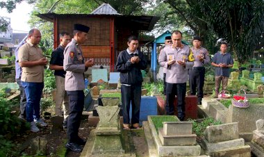 Jelang-Ramadan-1447-H,-Kapolresta-Malang-Kota-Ziarah-ke-Makam-Korban-Kanjuruhan