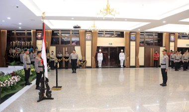 Jelang-Hari-Bhayangkara-ke-80,-Polri-Gelar-Upacara-Penyucian-Panji-Rastra-Sewakottama