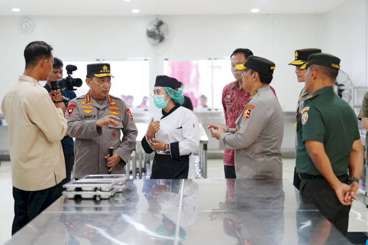 Kapolri Tinjau SPPG Polda Bali, Pastikan Dukung Program MBG Pemerintah